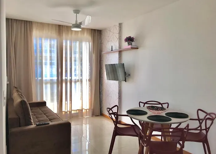 ESPETACULAR!! Apto na PRAIA DE ITAPARICA - Com Wi-Fi 360mbps, Ar Condicionado, Estacionamento, Globoplay e Cozinha Completa